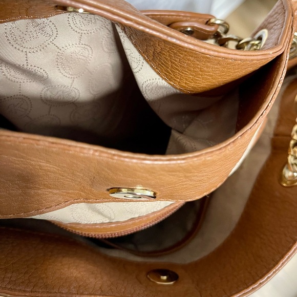 MICHAEL KORS Tote Camel
Brown Leather Bag Large With Cross Body Strap - Picture 8 of 15